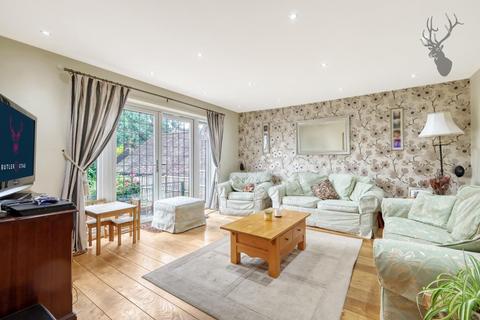 31 Hill Road, Theydon Bois, Epping, CM16 7LX