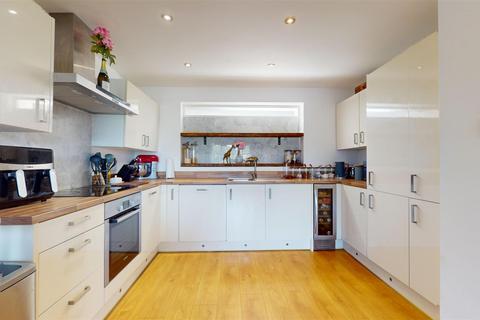 2 Wells Close, Bristol, BS14 0PD