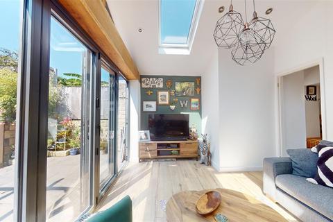 2 Wells Close, Bristol, BS14 0PD