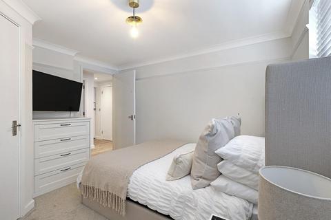 2 bedroom flat for sale, Hemnall Mews, Hemnall Street, Epping CM16