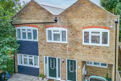 2 bedroom apartment for sale, Station Avenue, Southend-On-Sea