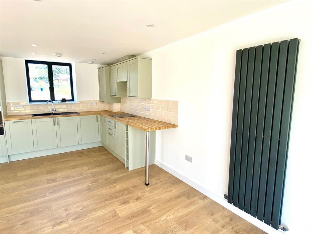 KITCHEN AREA.jpg