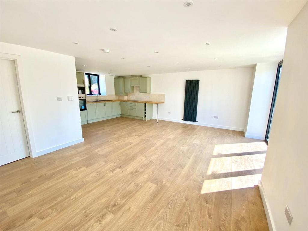DINING AREA.jpg