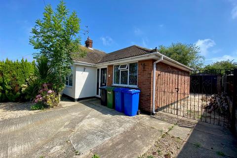 2 bedroom semi-detached bungalow for sale, Higher Drive, Oulton Broad, Lowestoft, Suffolk, NR32