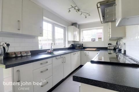 5 bedroom detached house for sale, Cheriton Way, Crewe