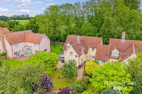 4 bedroom detached house for sale, Whatfield Road, Ipswich IP7