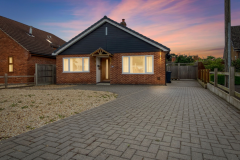 2 bedroom detached bungalow for sale, Lodge Way, Grantham NG31