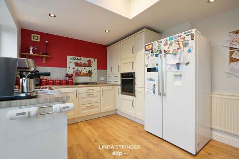 183 High Greave, Sheffield, S5 9GS
