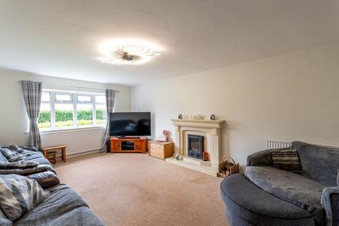 4 bedroom detached house for sale, Low Street, Newark NG22