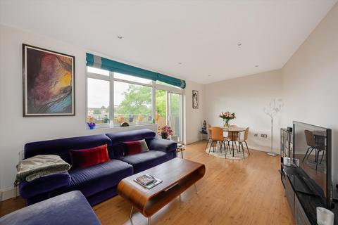 2 bedroom flat for sale, Mapesbury Road, London, NW2