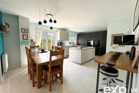 5 bedroom detached house for sale, Waterloo Walk, West Malling ME19