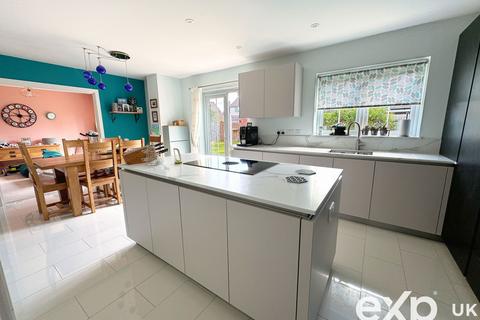 5 bedroom detached house for sale, Waterloo Walk, West Malling ME19