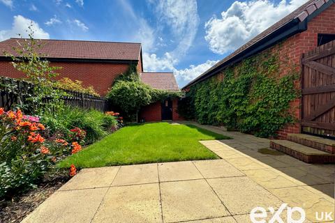 19 Dobson Close, Leybourne, West Malling, ME19 5SQ