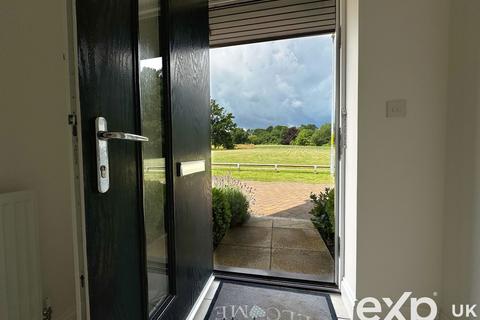 19 Dobson Close, Leybourne, West Malling, ME19 5SQ
