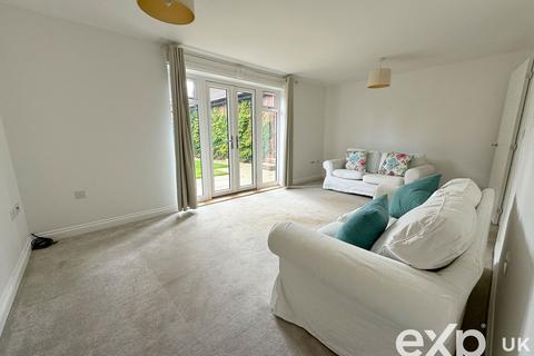 19 Dobson Close, Leybourne, West Malling, ME19 5SQ