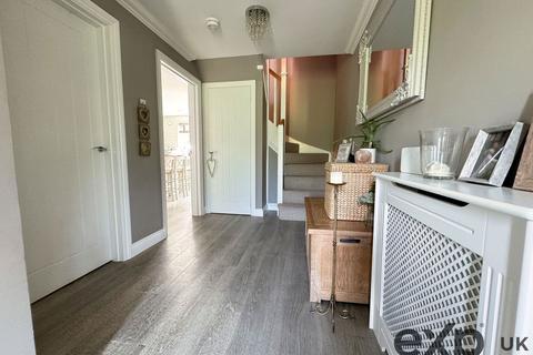 21 Dobson Close, Leybourne, West Malling, ME19 5SQ