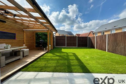 14 Sun Marsh Way, Gravesend, DA12 2FE