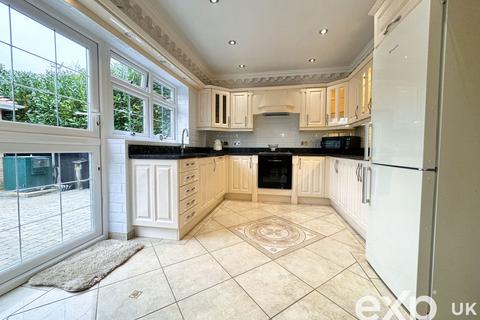 5 Beechwood Gardens, Meopham, Gravesend, DA13 0SD