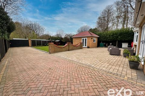 5 Beechwood Gardens, Meopham, Gravesend, DA13 0SD