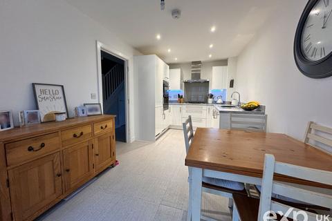 24 Corliss Vale, Wouldham, Rochester, ME1 3GT
