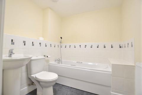 Flat 3, 4 Suffolk Drive, Gloucester, GL1 2AF