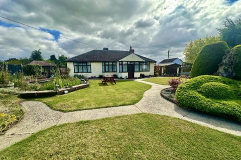 5 bedroom detached bungalow for sale, Stubbs Lane, Braintree, CM7