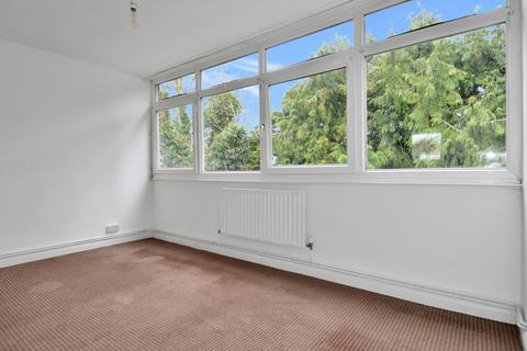 2 bedroom flat for sale, Cypress Court, Rochester ME2