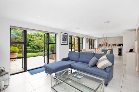 10 Brackenwood, Midhurst, GU29 0FB