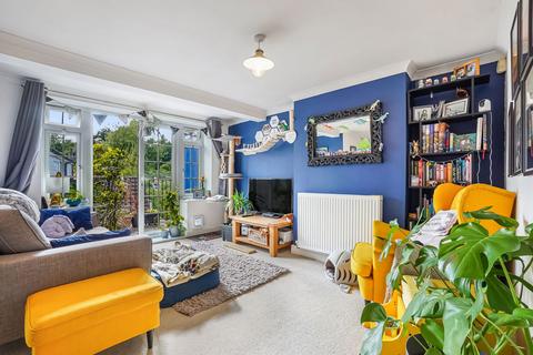 Flat 2, 112 High Street, Halling, Rochester, ME2 1BY