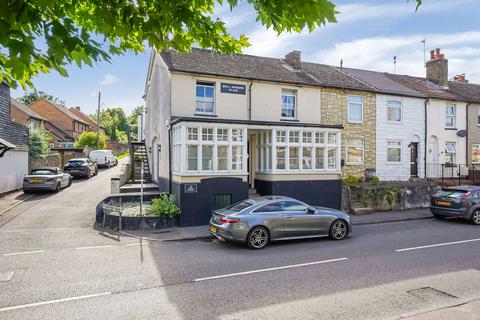 Flat 2, 112 High Street, Halling, Rochester, ME2 1BY