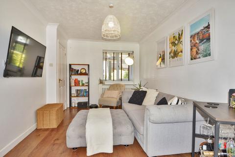 5 Low Meadow, Halling, Rochester, ME2 1LX