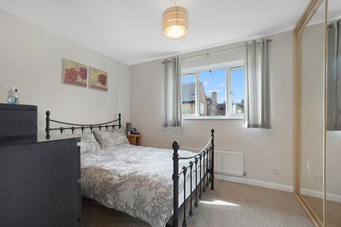 18 Low Meadow, Halling, Rochester, ME2 1LX