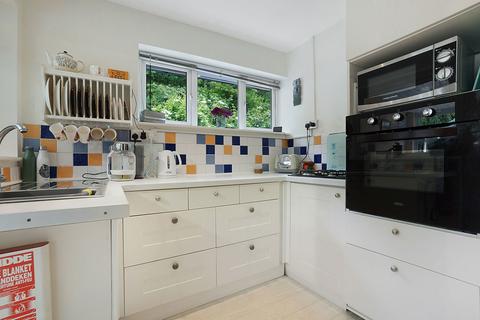 21 White Leaves Rise, Cuxton, Rochester, ME2 1EG