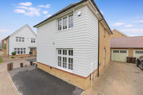 3 bedroom detached house for sale, Chinon Grove, Rochester ME2