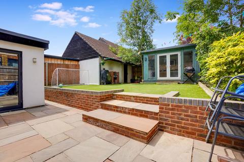 182 High Street, Halling, Rochester, ME2 1BZ