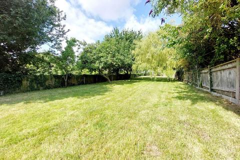 4 bedroom semi-detached house for sale, Stoke Road, Rochester ME3