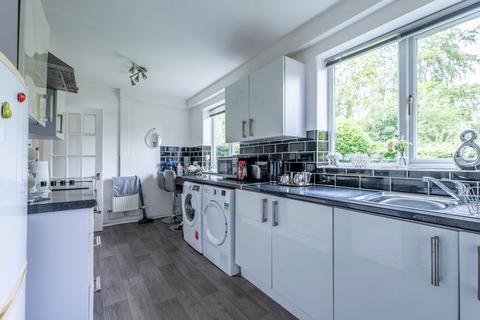 12 Earlsway, Macclesfield, SK11 8RJ