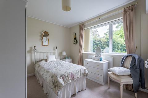 12 Earlsway, Macclesfield, SK11 8RJ