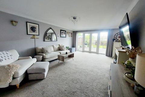 3 bedroom detached bungalow for sale, Redwood Close, Chatham ME5