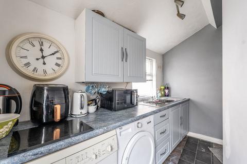 2 bedroom end of terrace house for sale, Chelford Road, Macclesfield SK10