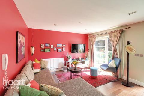 2 bedroom apartment for sale, Avenue Road, London