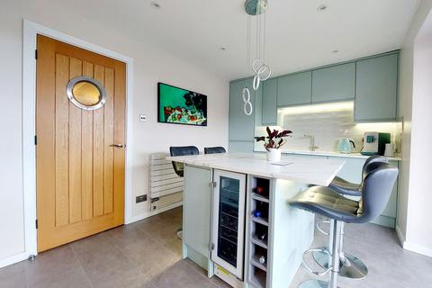 25 Brissenden Close, Upnor, Rochester, ME2 4XW