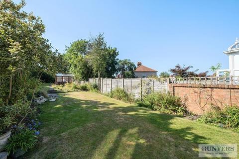 9 Midfield Avenue, Bexleyheath, DA7 6LZ