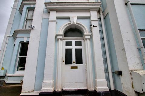 Flat 3, 3 Richmond Hill Avenue, Bristol, BS8 1BG