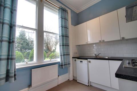 Flat 3, 3 Richmond Hill Avenue, Bristol, BS8 1BG