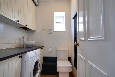 Flat 3, 3 Richmond Hill Avenue, Bristol, BS8 1BG