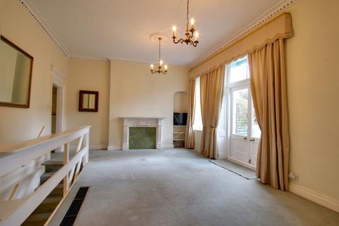 Flat 3, 3 Richmond Hill Avenue, Bristol, BS8 1BG