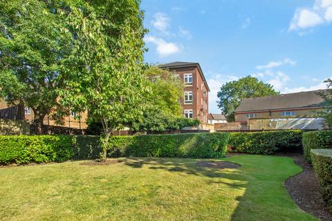 Flat 8, Palace Court, 2 The Retreat, Thornton Heath, CR7 8LD