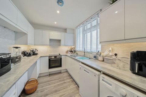 3 bedroom maisonette for sale, Canterbury Crescent, London SW9