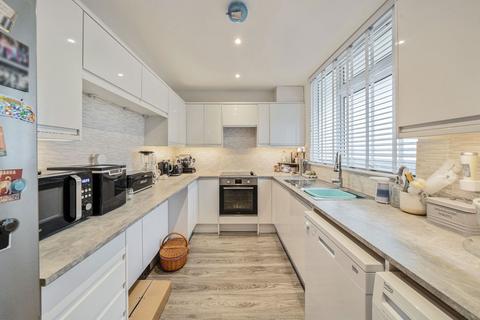 3 bedroom maisonette for sale, Canterbury Crescent, London SW9